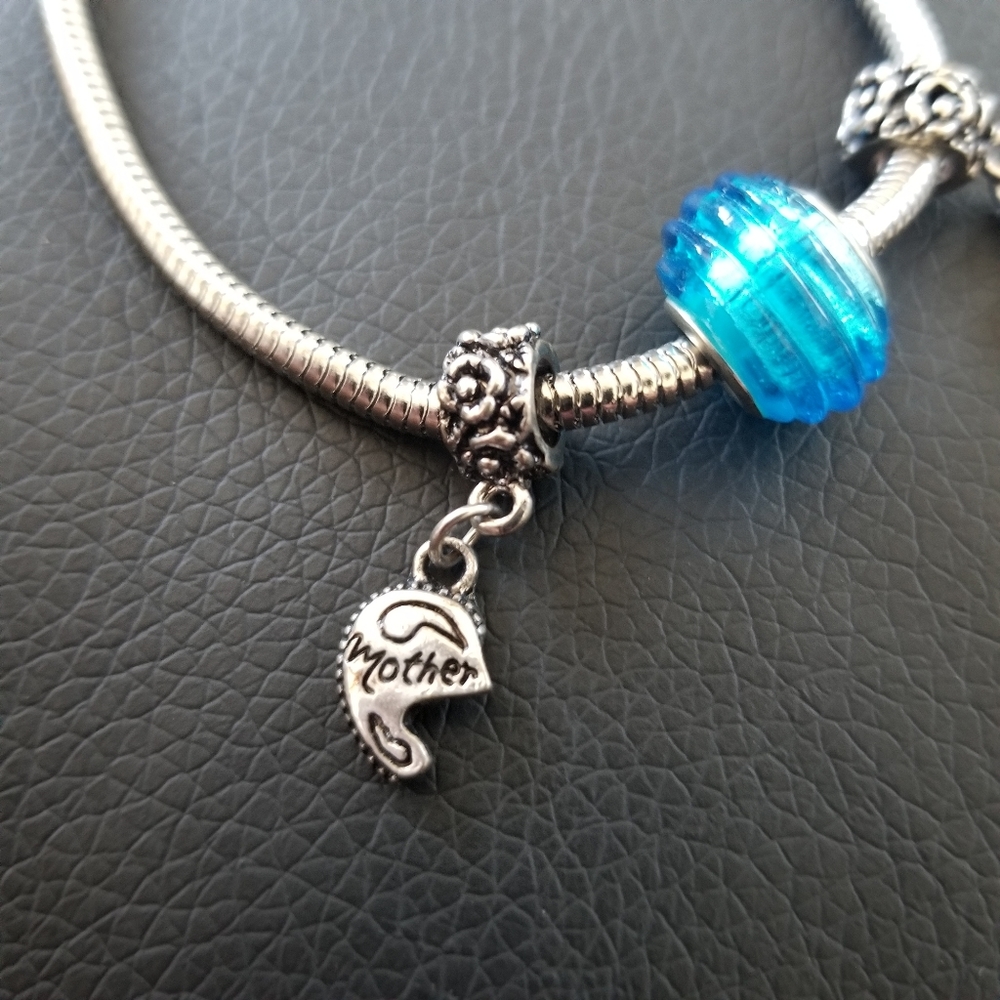 Mother daughter charm bracelet - Picture 6 of 8